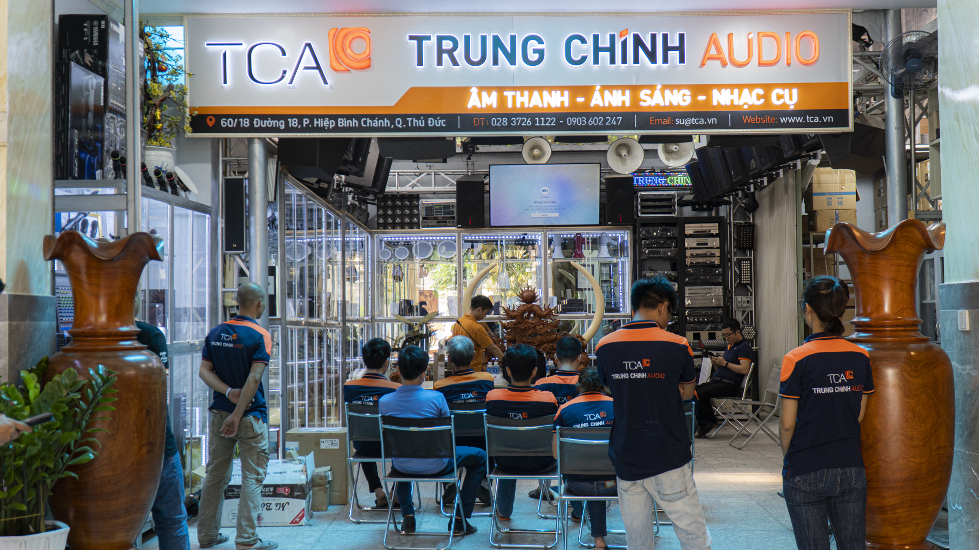 TOA hướng dẫn hệ thống hội thảo TOA TS-D1000 tại TCA Hồ Chí Minh